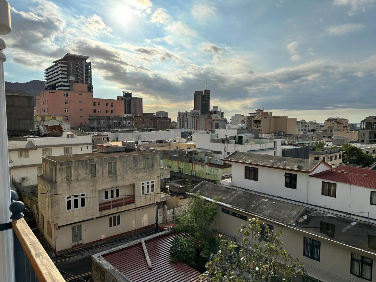 Dauphine Apartment Port Louis Luaran gambar
