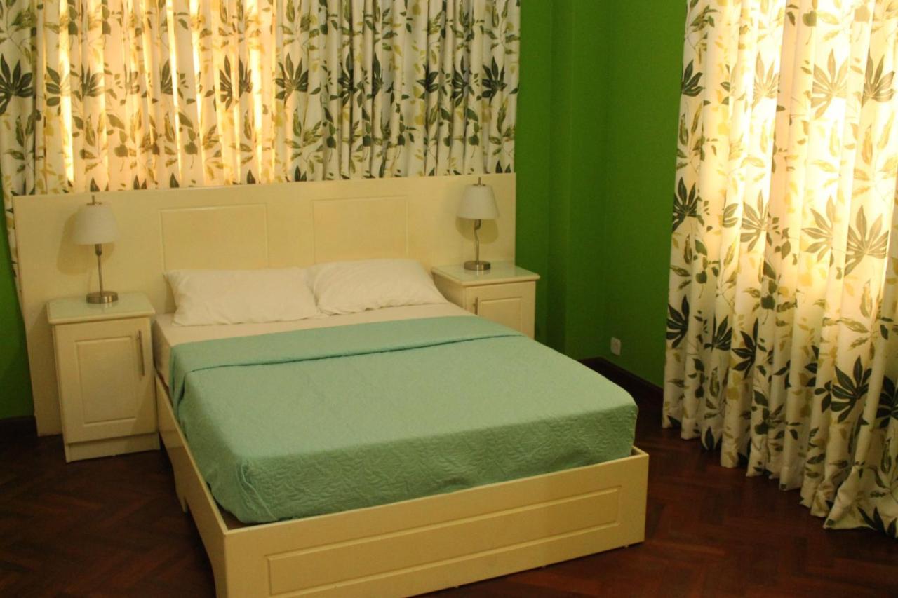 Dauphine Apartment Port Louis Luaran gambar